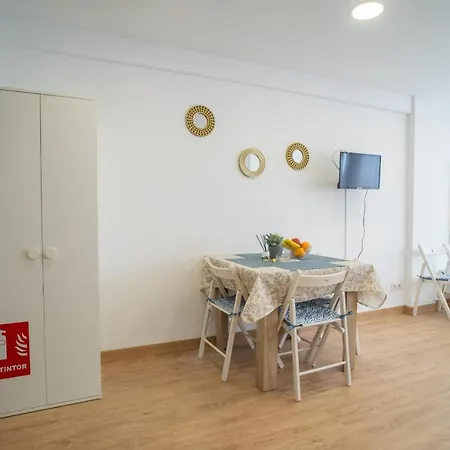 Apt. P/3 10' From The W/wifi In アパート