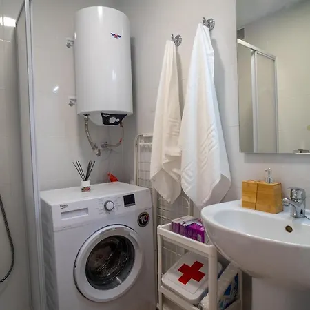 Apt. P/3 10' From The W/wifi In トレモリノス