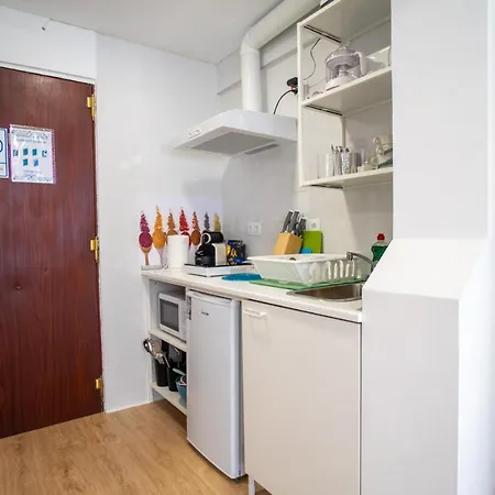 Apt. P/3 10' From The W/wifi In Торремолинос