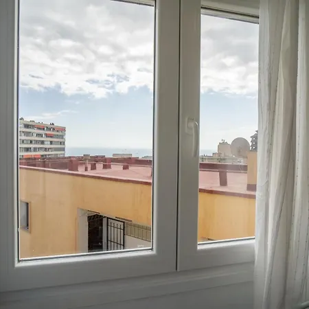 Apt. P/3 10' From The W/wifi In *