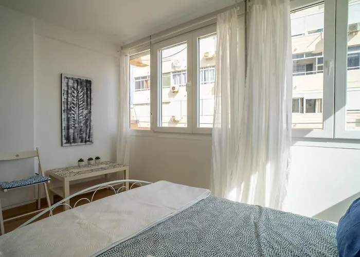 Apt. P/3 10' From The W/wifi In *