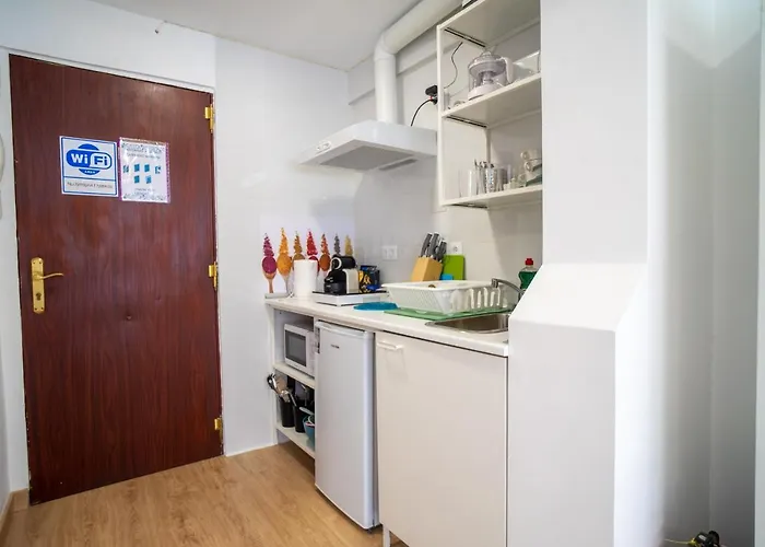 Apt. P/3 10' From The W/wifi In Torremolinos